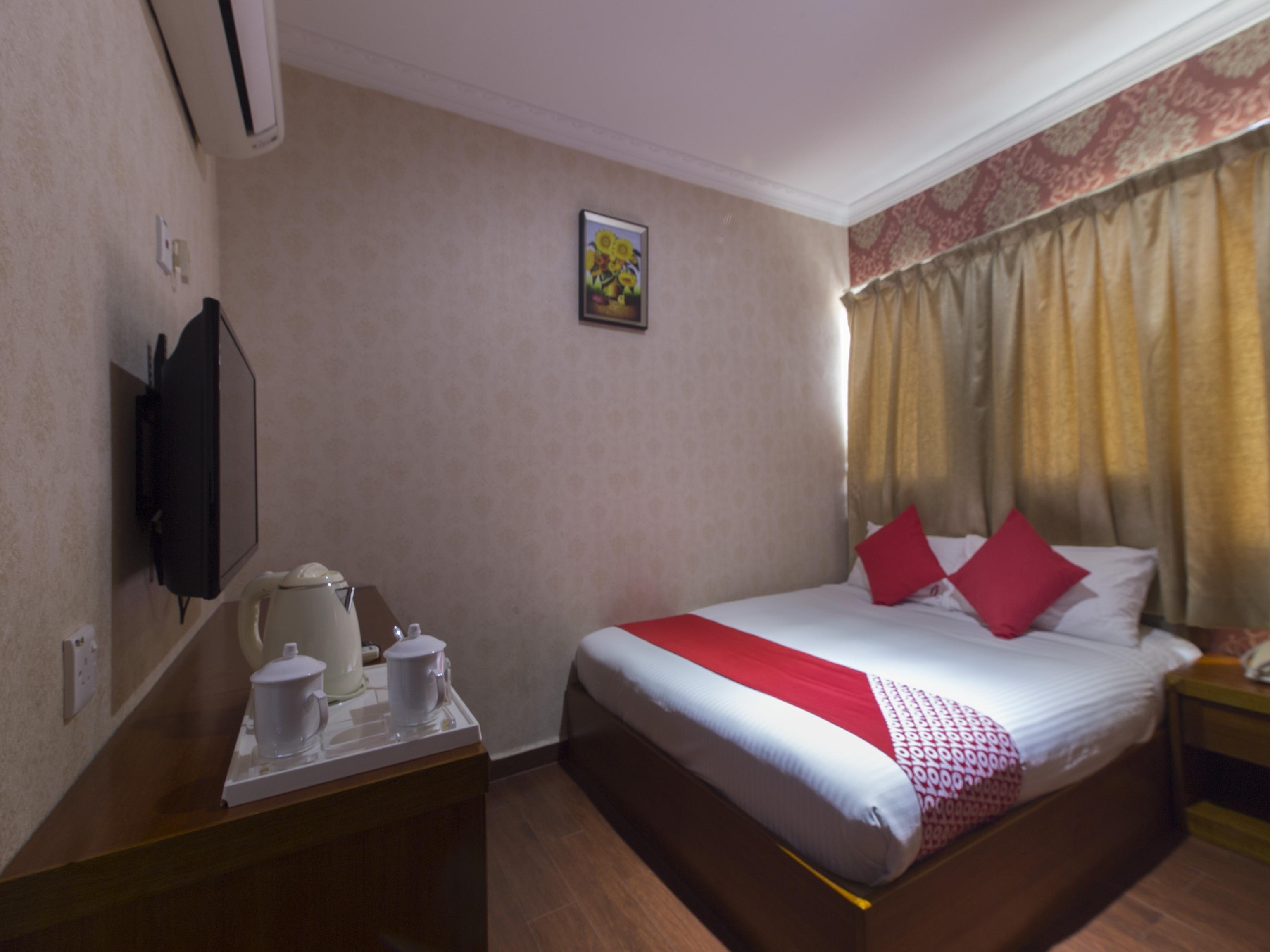 Super Oyo 998 Queen City Hotel Джорджтаун Экстерьер фото