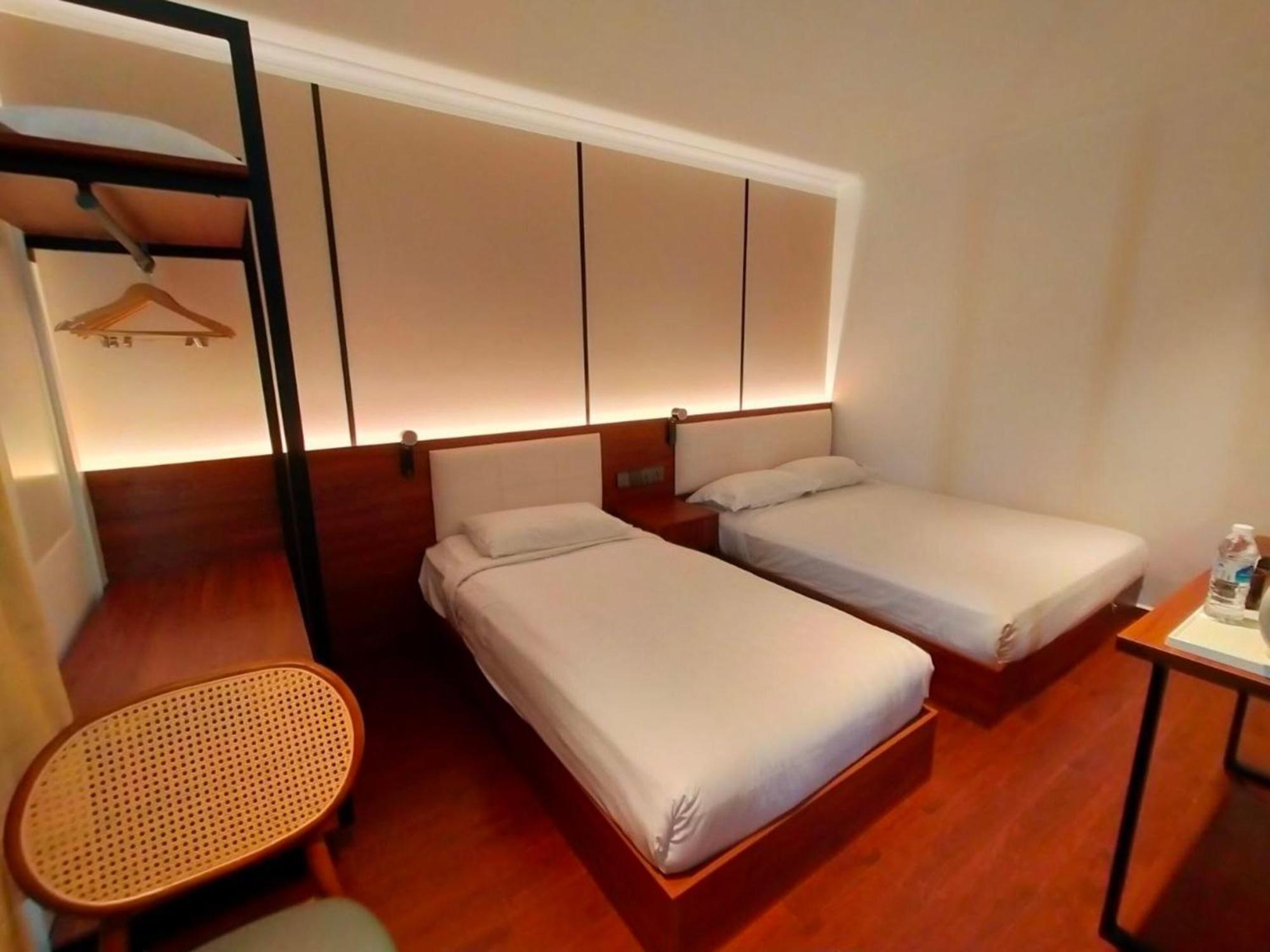 Super Oyo 998 Queen City Hotel Джорджтаун Экстерьер фото