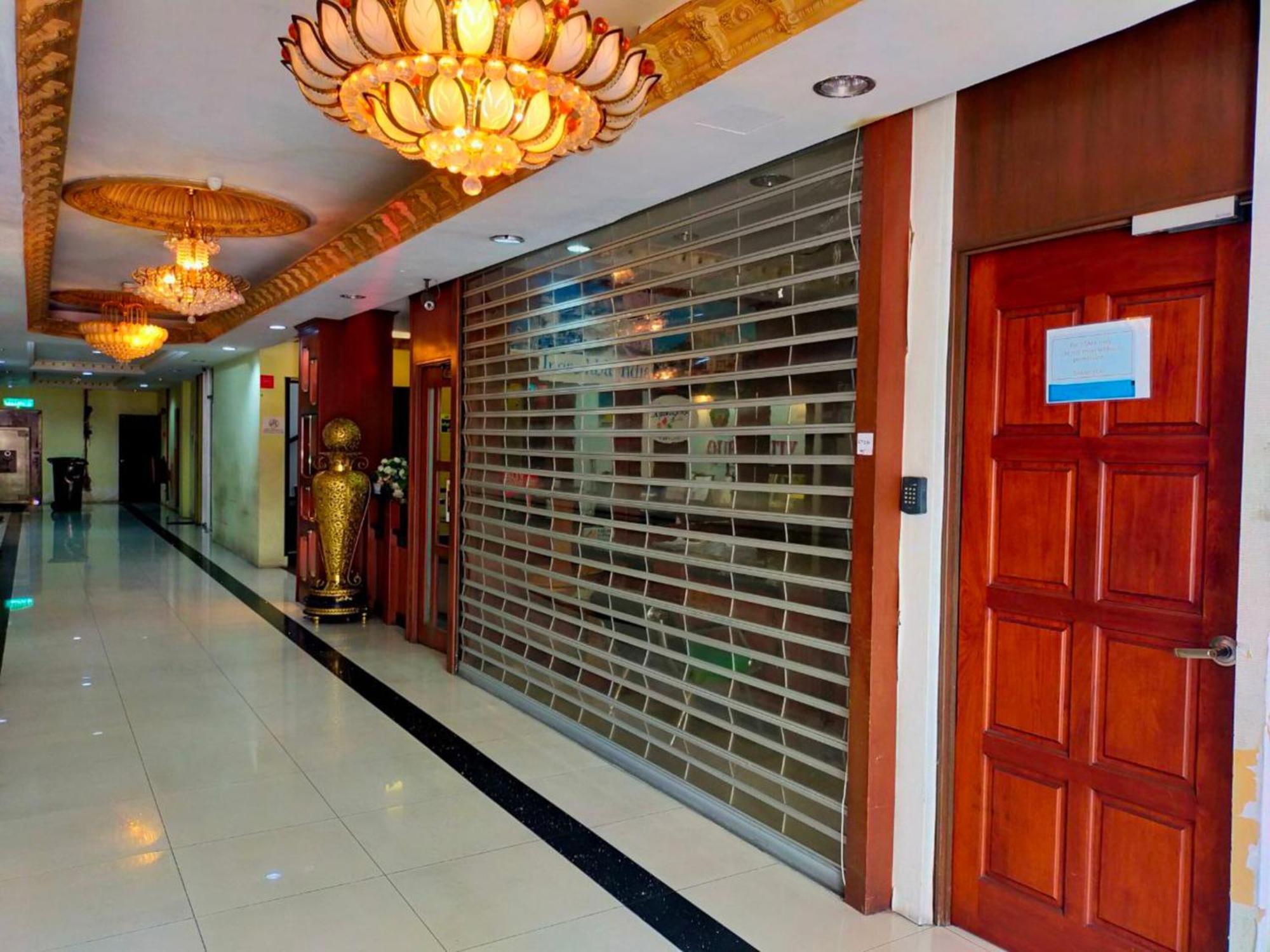 Super Oyo 998 Queen City Hotel Джорджтаун Экстерьер фото