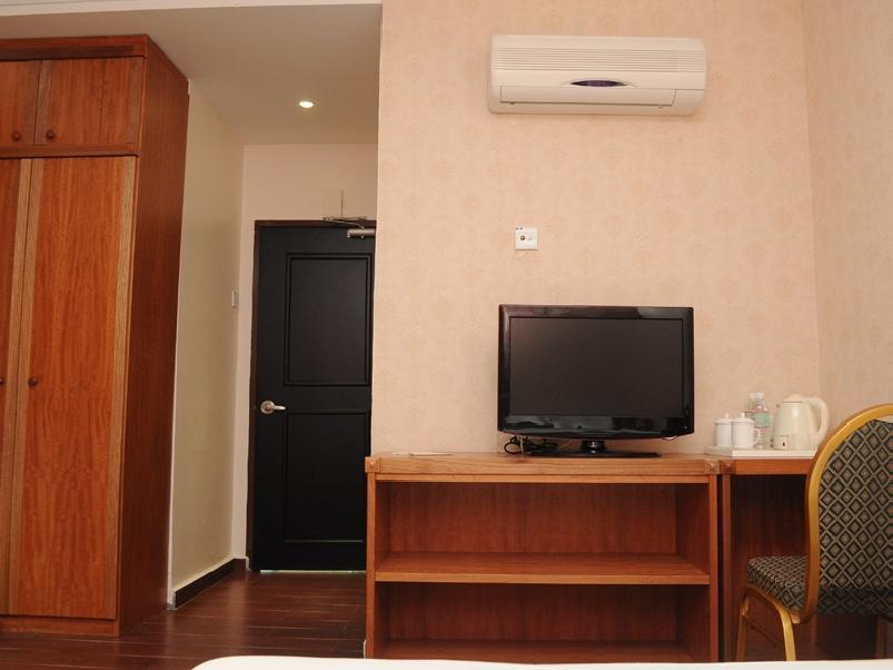 Super Oyo 998 Queen City Hotel Джорджтаун Экстерьер фото