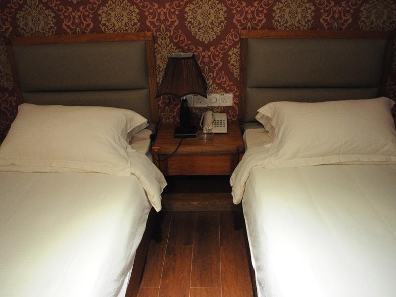 Super Oyo 998 Queen City Hotel Джорджтаун Экстерьер фото